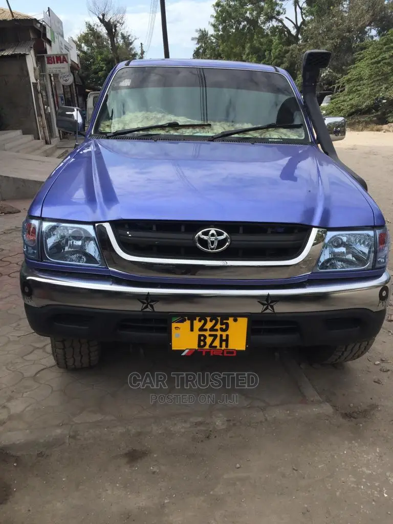 Toyota Hilux 2000 Blue