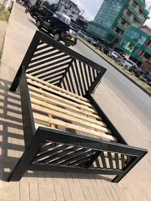 Kitanda 5×6