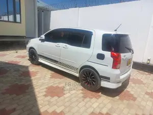 Toyota Raum 1.5 FWD 2005 White