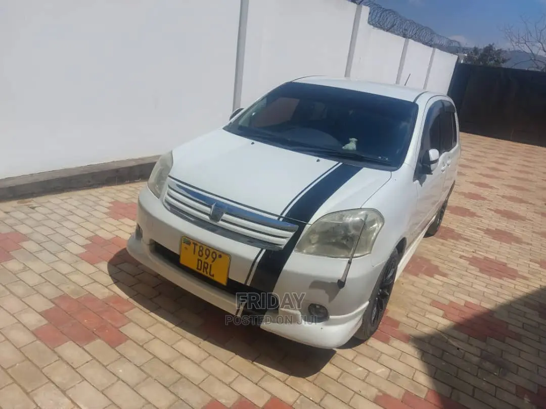 Toyota Raum 1.5 FWD 2005 White