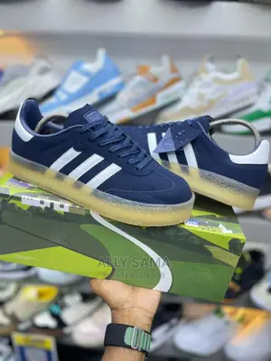 Adidas Sneakers