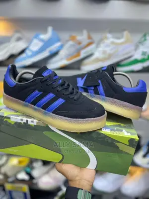 Adidas Sneakers