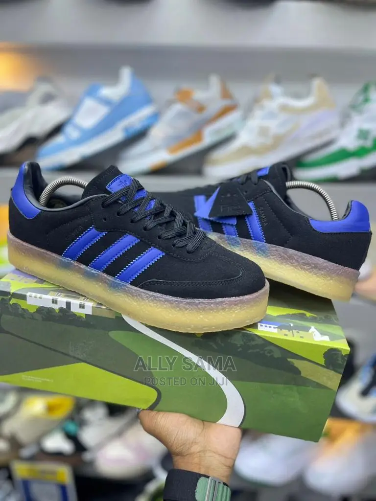 Adidas Sneakers