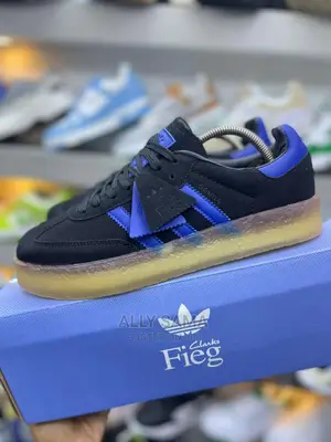 Adidas Sneakers
