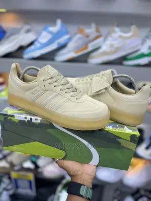 Adidas Sneakers Brown