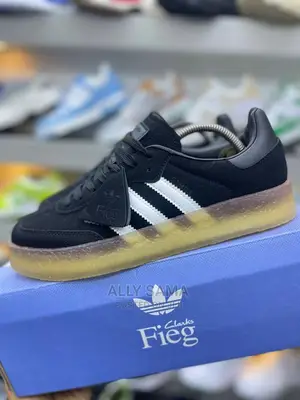Adidas Sneakers