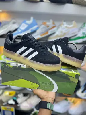 Adidas Sneakers
