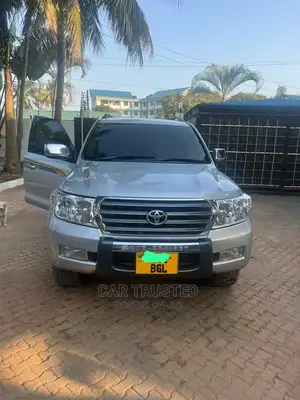 Toyota Land Cruiser 4.0 V6 GX-R 2010 Silver