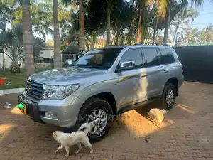 Toyota Land Cruiser 4.0 V6 GX-R 2010 Silver
