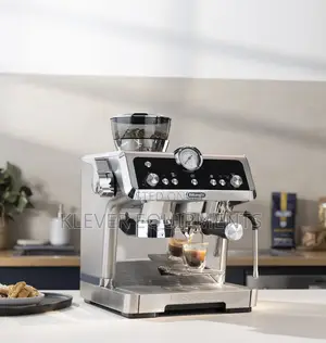 Delonghi La Specialista Espresso Machine Model: EC9335BK