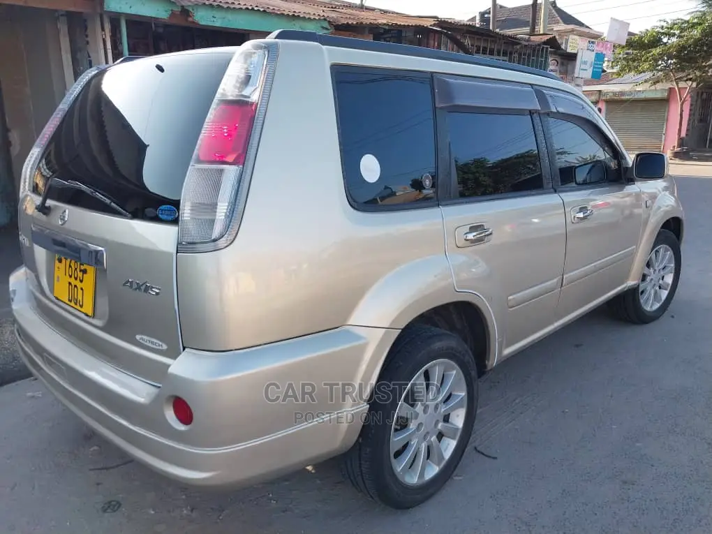 Nissan X-Trail 2.0 Automatic 2008 Gold