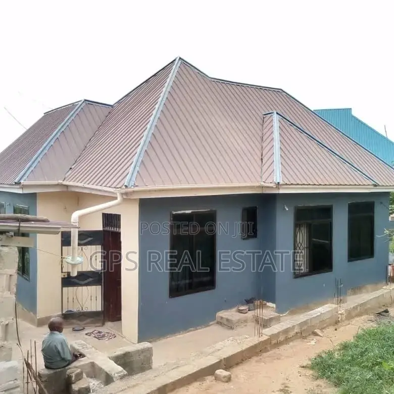 3bdrm House in Mbezi Makabe, Kinondoni for sale