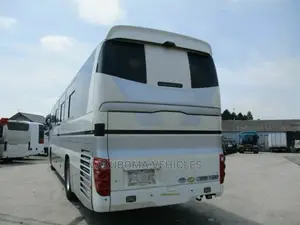 Isuzu Executive Bus 2007 White