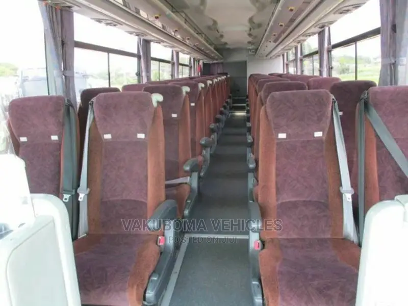 Isuzu Executive Bus 2007 White