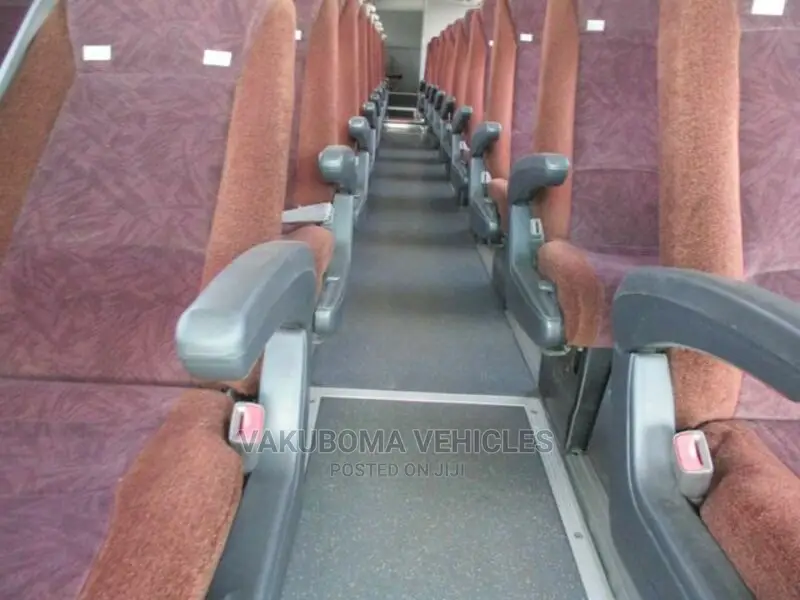 Isuzu Executive Bus 2007 White