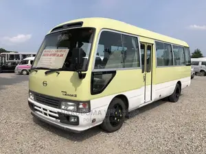 Hino Dutro 2011 Yellow