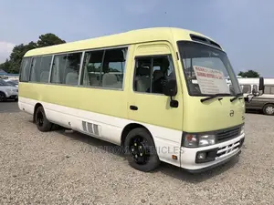 Hino Dutro 2011 Yellow