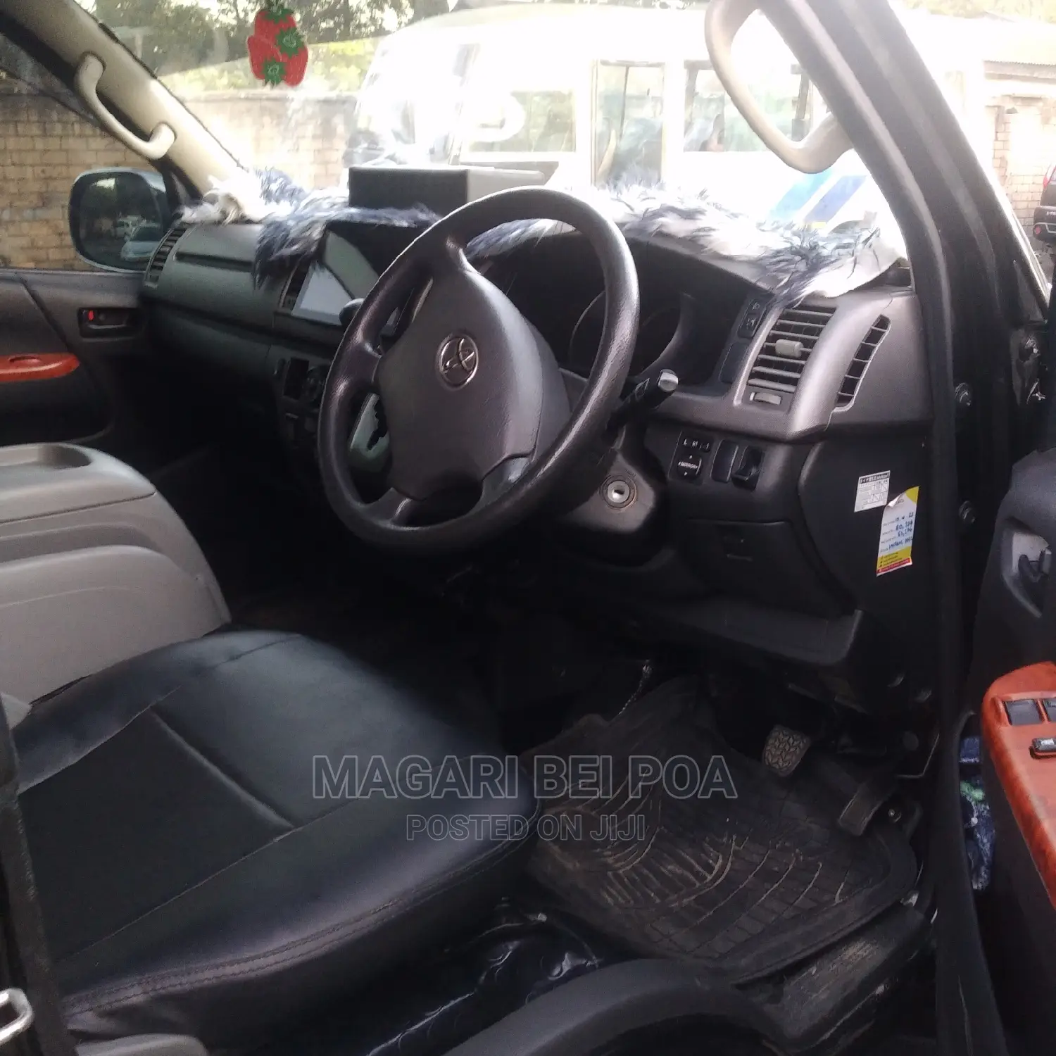 Toyota Quantum 2014 Black