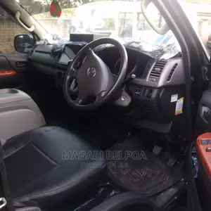 Toyota Quantum 2014 Black