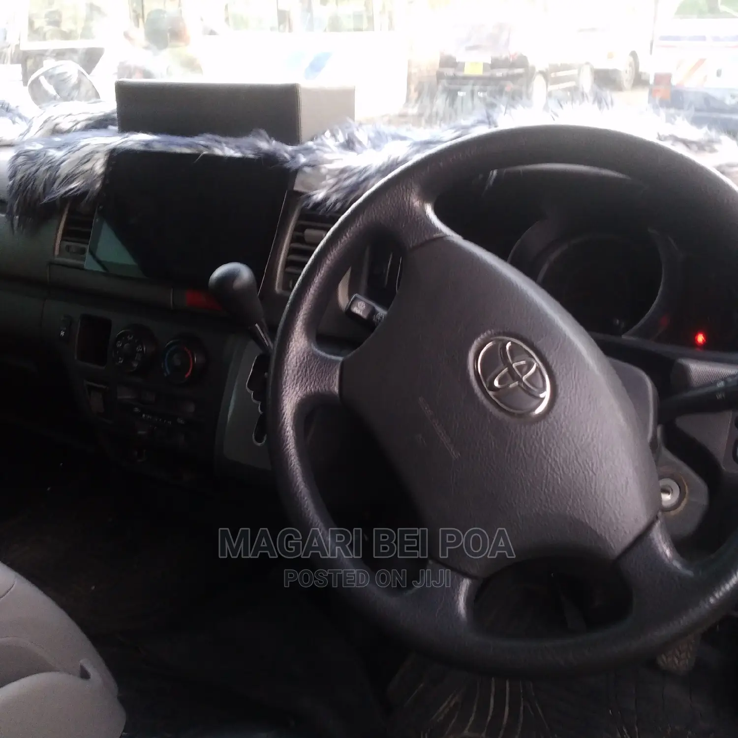 Toyota Quantum 2014 Black