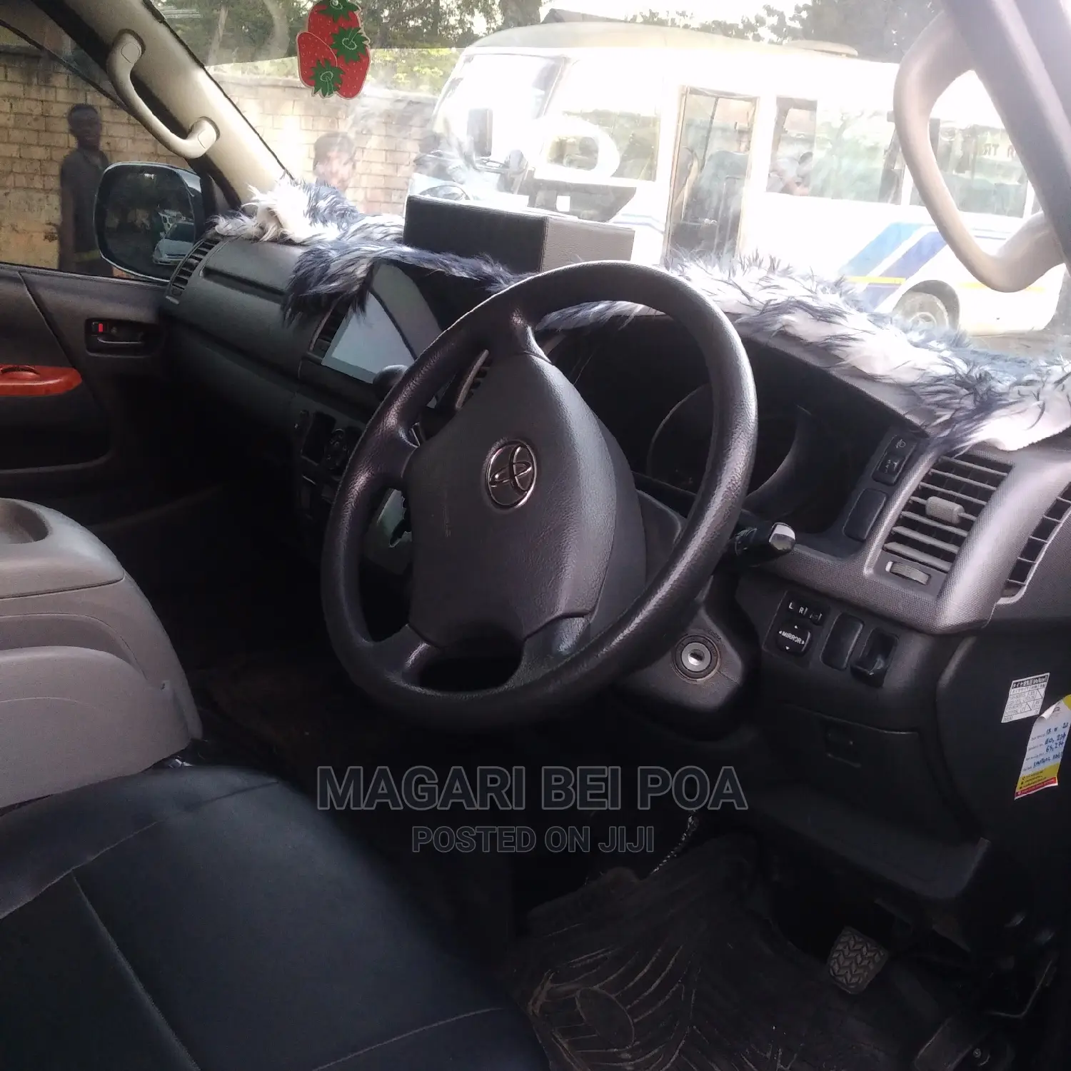 Toyota Quantum 2014 Black