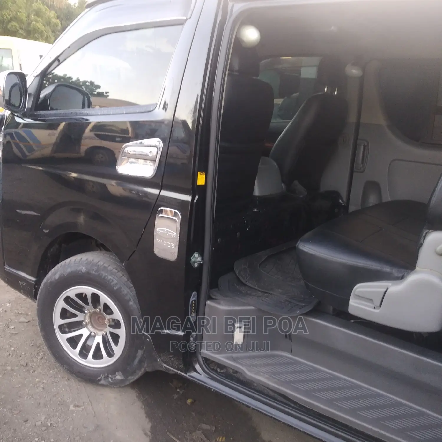 Toyota Quantum 2014 Black
