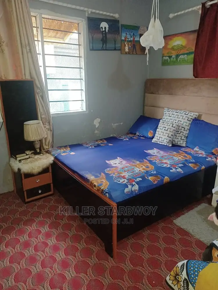 Kitanda 5×6, Godoro Na Bedside