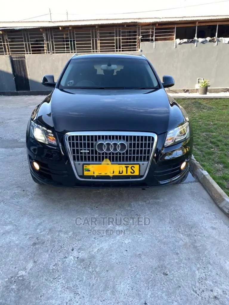 Audi Q5 2.0T Premium Quattro 2011 Black