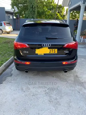 Audi Q5 2.0T Premium Quattro 2011 Black