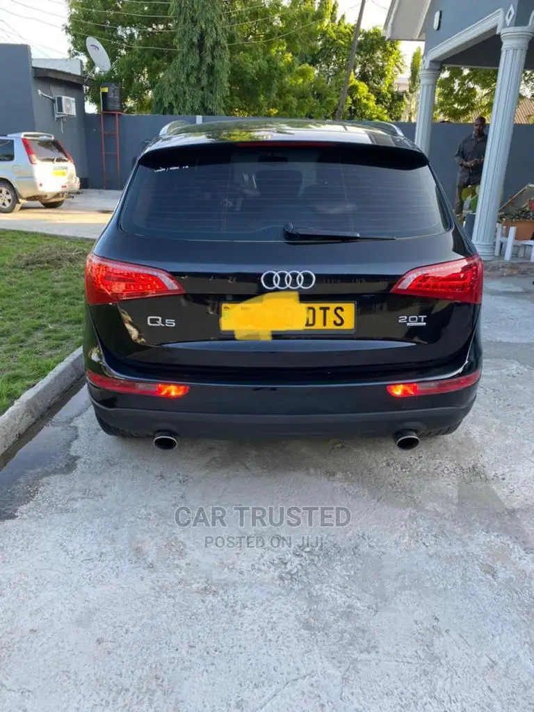 Audi Q5 2.0T Premium Quattro 2011 Black