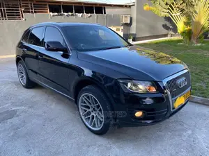 Audi Q5 2.0T Premium Quattro 2011 Black