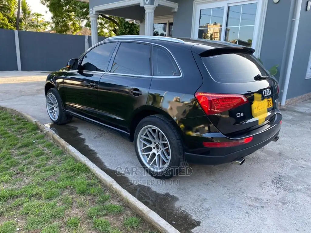 Audi Q5 2.0T Premium Quattro 2011 Black