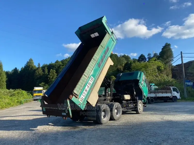 Giga Dump Truck