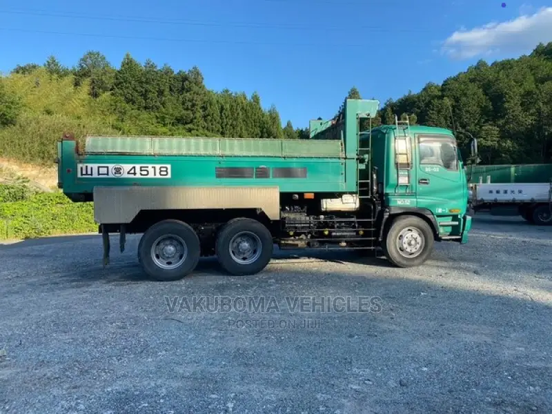 Giga Dump Truck