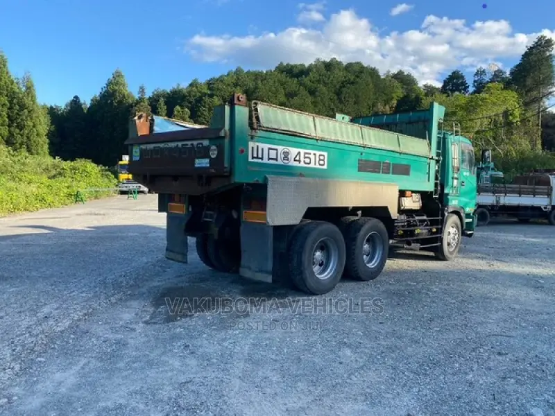 Giga Dump Truck
