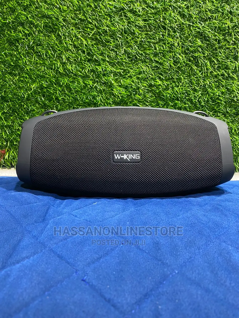 W King X10 Bluetooth Speaker With 1 Microphone