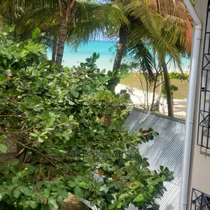 Furnished 3bdrm Apartment in Beach House, for rent