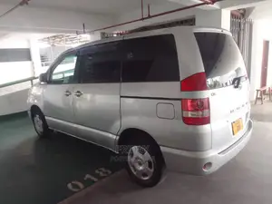 Toyota Noah 2.0 FWD (8 Seater) 2005 Silver