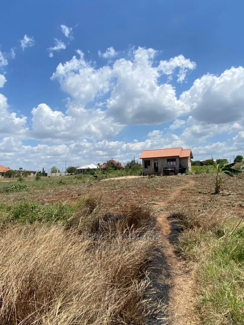 Kiwanja SQM 700 Mabwepande
