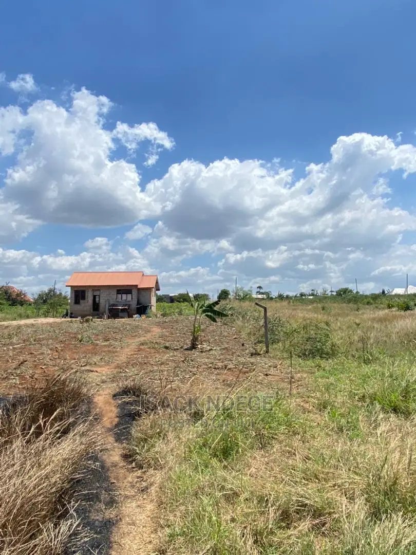 Kiwanja SQM 700 Mabwepande