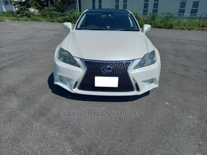 Lexus IS 2005 Pearl