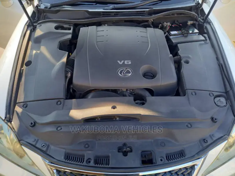 Lexus IS 2005 Pearl