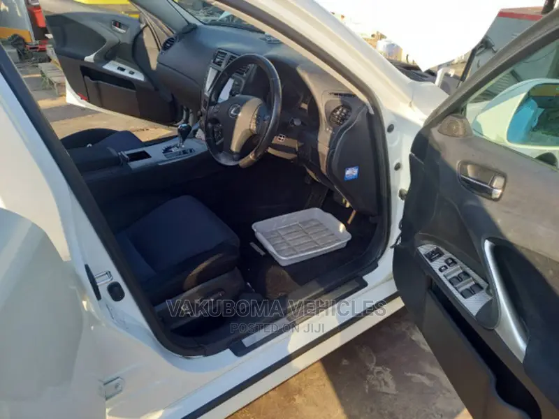 Lexus IS 2005 Pearl