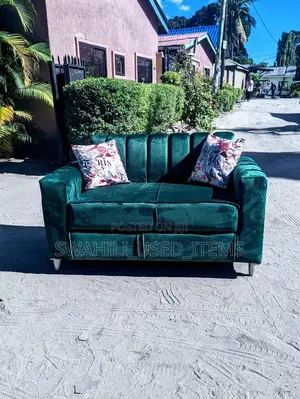 Sofa La Watu Wawili Jipya