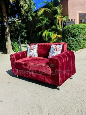 Sofa La Watu Wawili Jipya