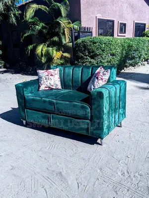 Sofa La Watu Wawili Jipya