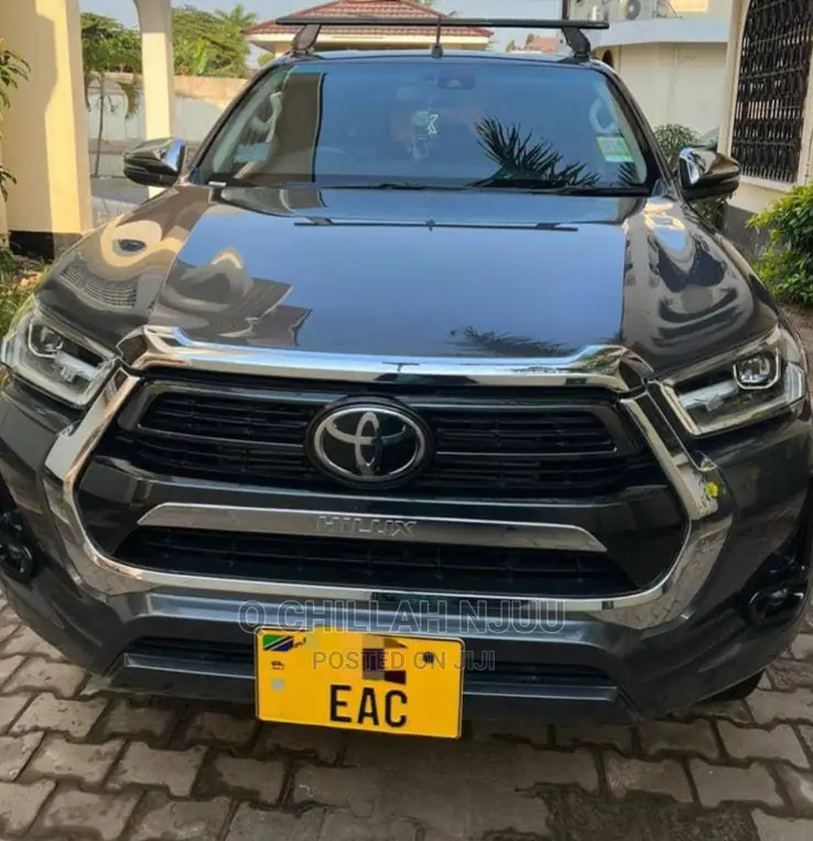 Toyota Hilux 2022 Gray