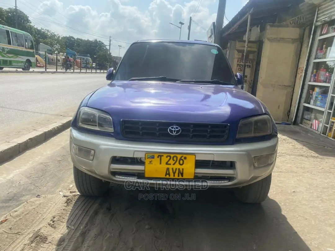 Toyota RAV4 Base FWD 1999 Blue