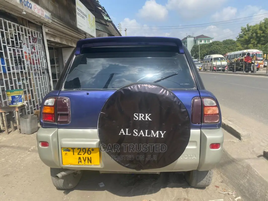 Toyota RAV4 Base FWD 1999 Blue