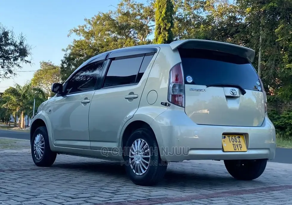 Toyota Passo 2005 Silver
